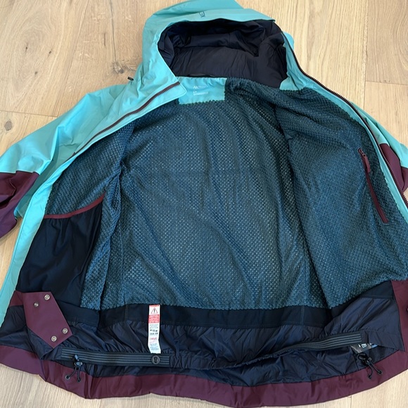 Arc’Teryx Rush IS snowboarding/ski jacket - Picture 3 of 7